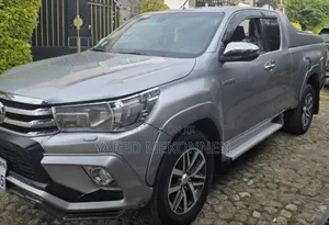 Toyota Hilux 2019 Silver