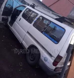 Toyota HiAce 1998 White