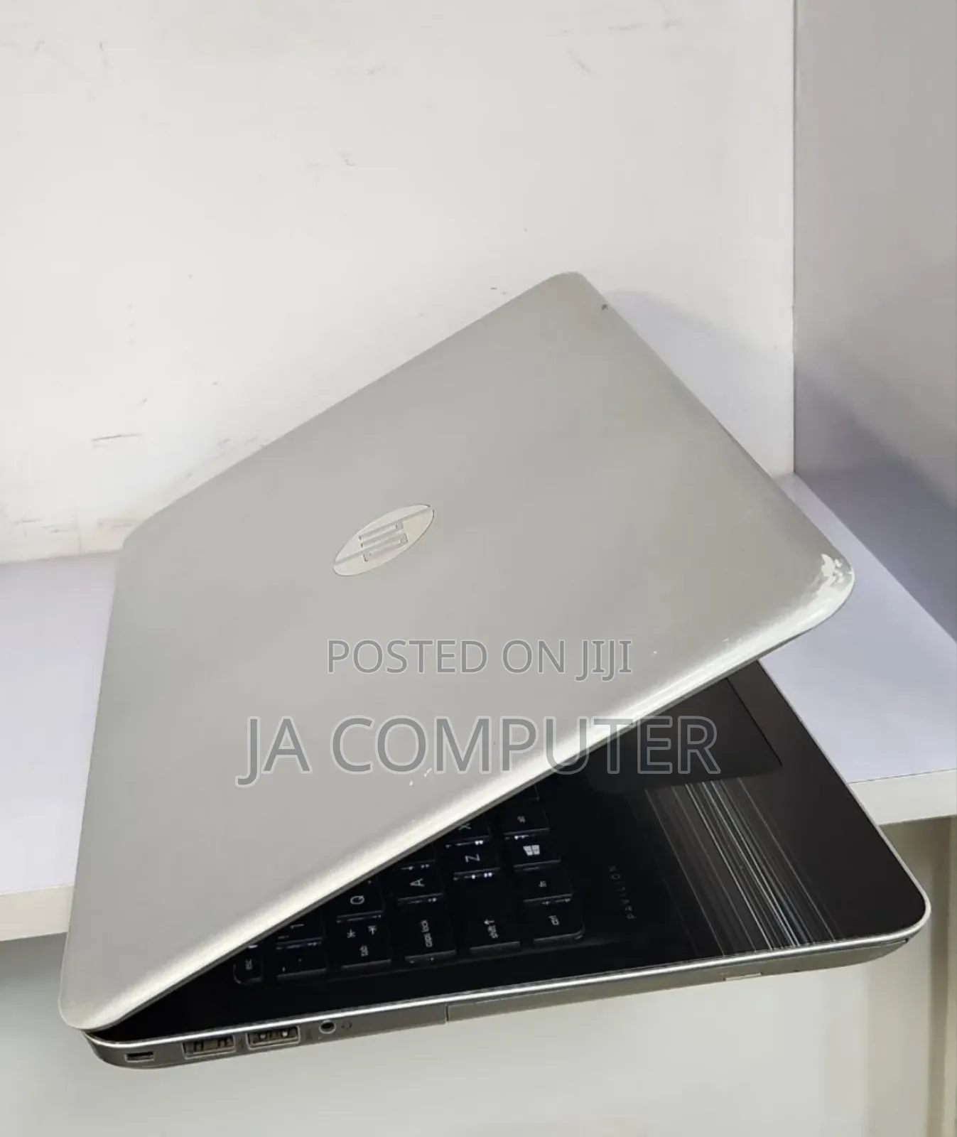 New Laptop HP Pavilion 15 8GB Intel Core I5 SSD 256GB