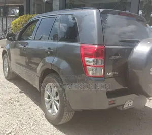 Suzuki Grand Vitara 2015 Gray