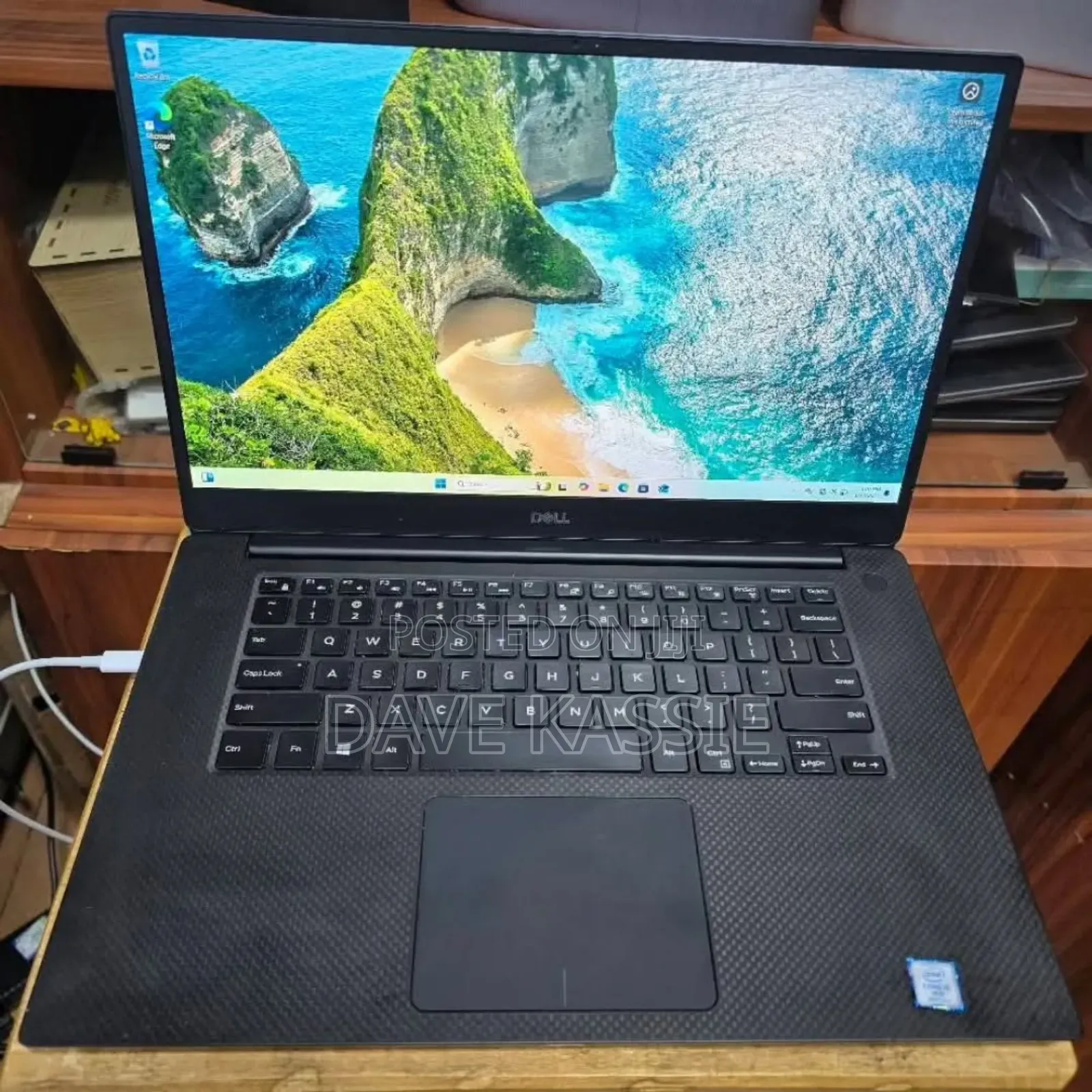 New Laptop Dell Precision 5540 16GB Intel Core I5 SSD 256GB