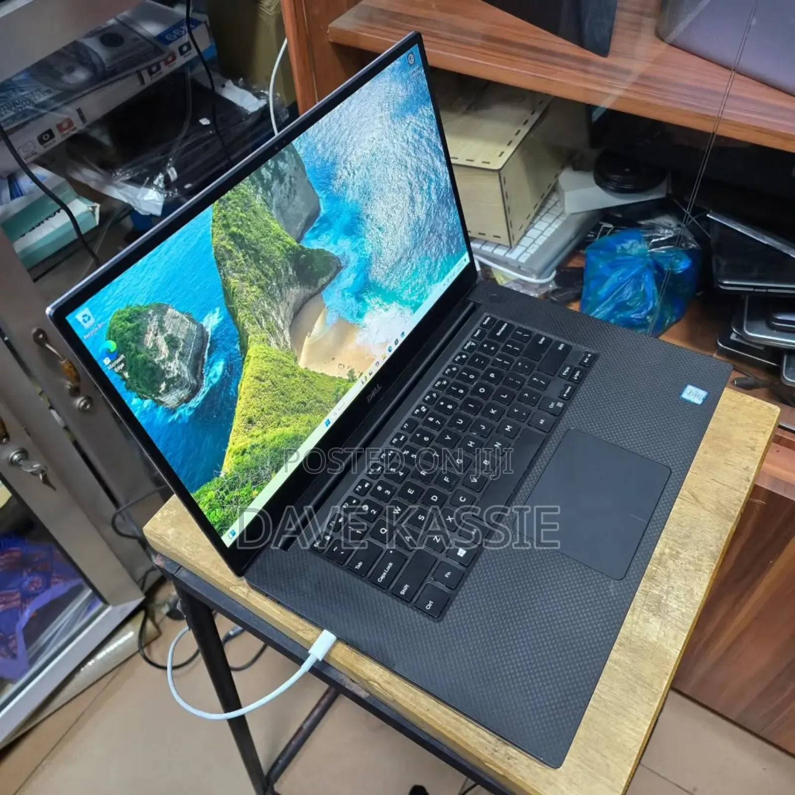 New Laptop Dell Precision 5540 16GB Intel Core I5 SSD 256GB