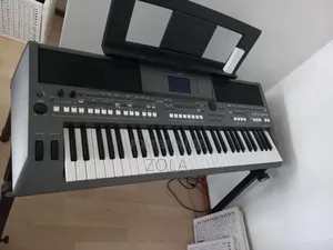 Photo - Yamaha PSR S 670