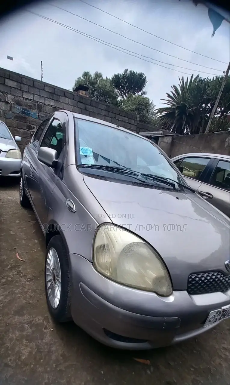 Toyota Vitz 1.0 FWD 3dr 2002 Gray