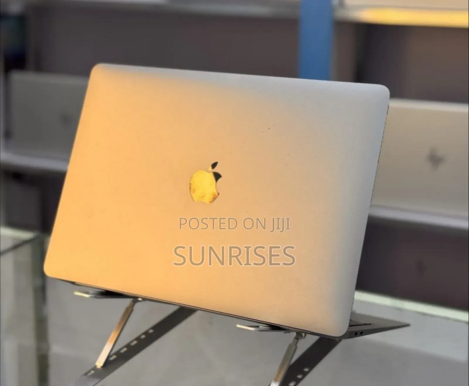 New Laptop Apple MacBook Air 2020 M1 8GB Apple M1 SSD 256GB