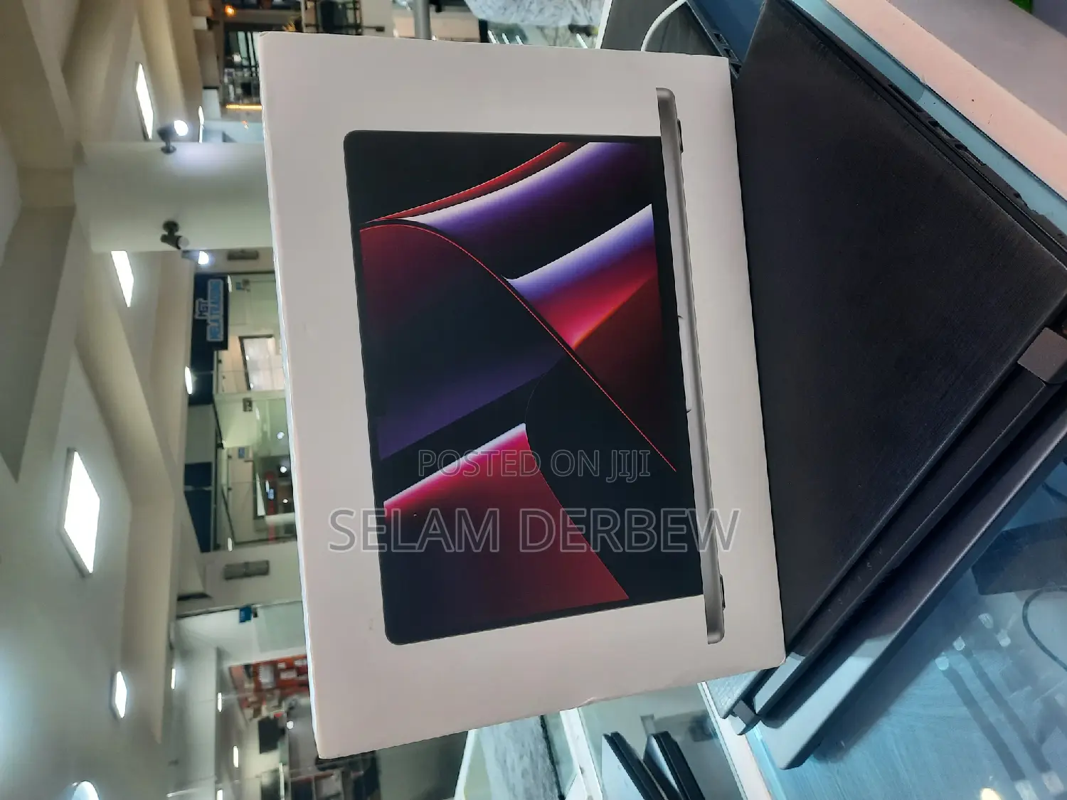 New Laptop Apple MacBook Pro 2022 M2 16GB Apple M2 SSD 1T