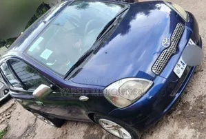 Toyota Vitz 2001 Blue