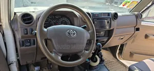 Toyota Land Cruiser 2017 White