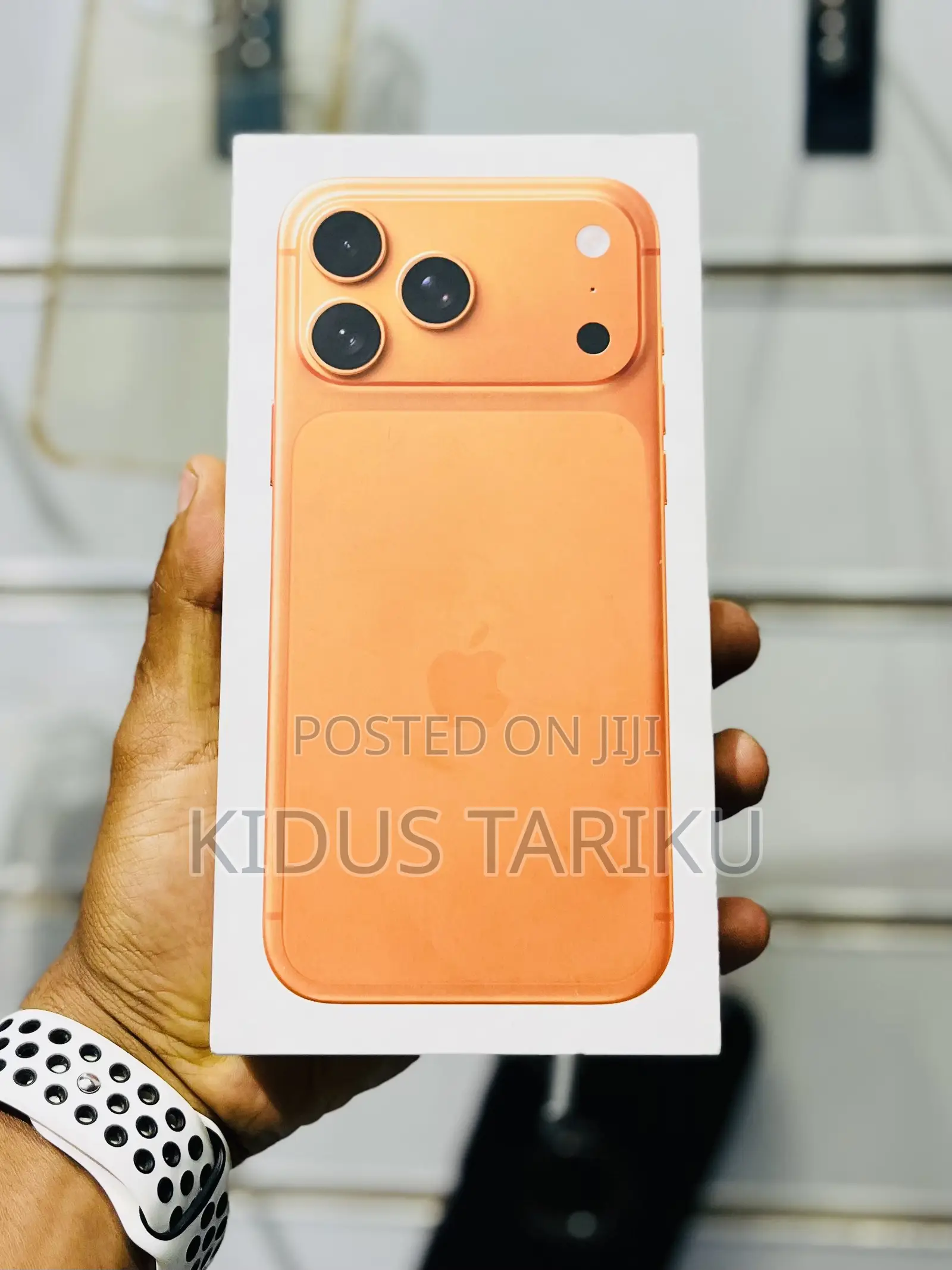 New Apple iPhone 17 Pro Max 256 GB Orange