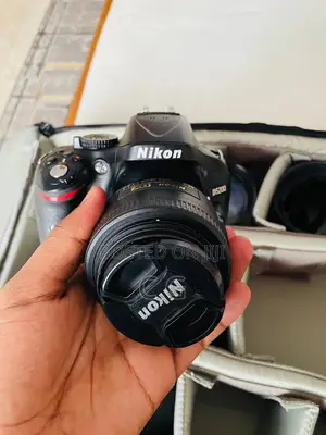 Nikon D5200 DSLR Camera + 3 Lenses Kit