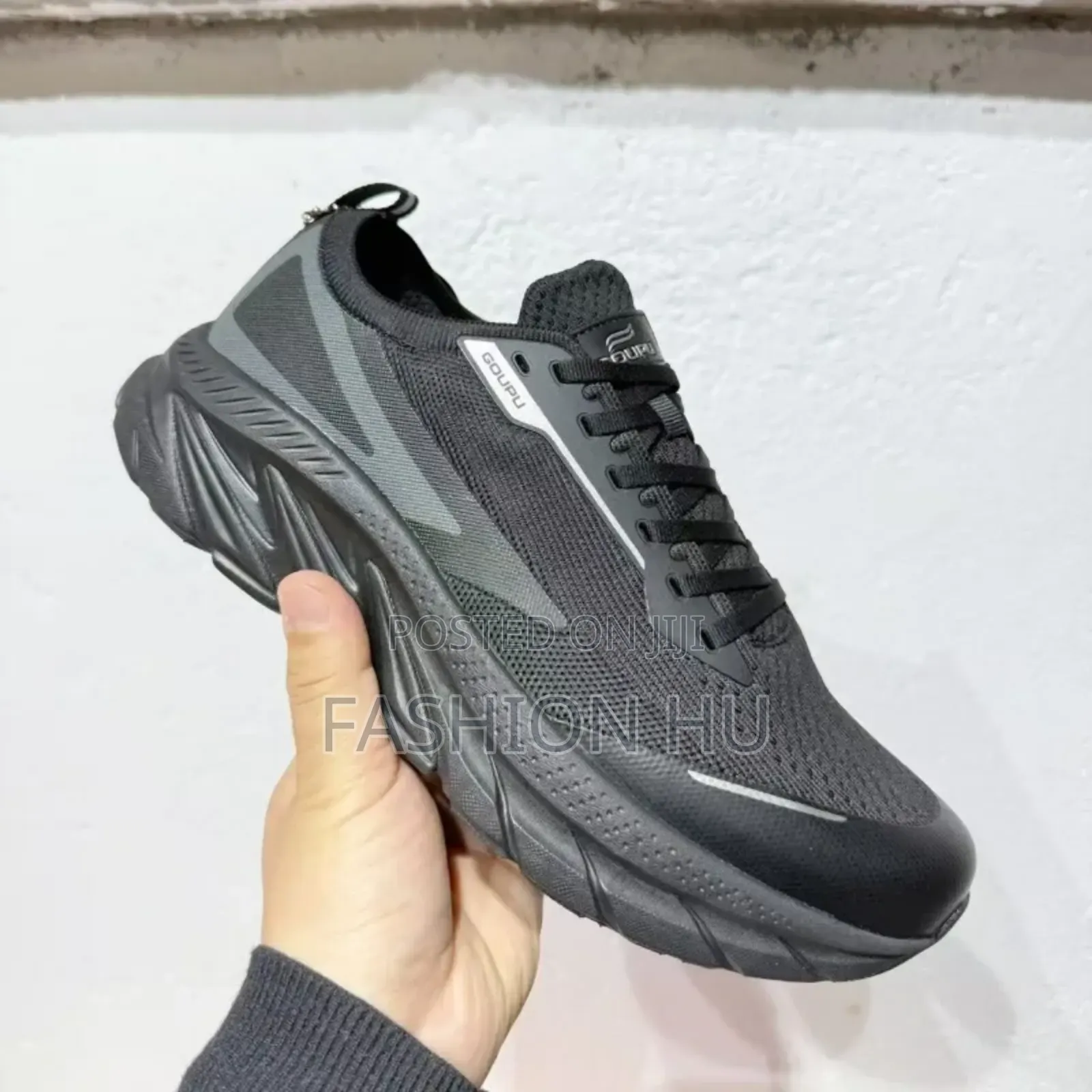 ጎፑ ብራንድ ጫማ