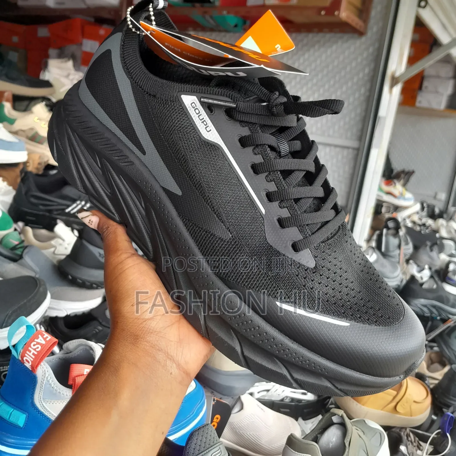 ጎፑ ብራንድ ጫማ