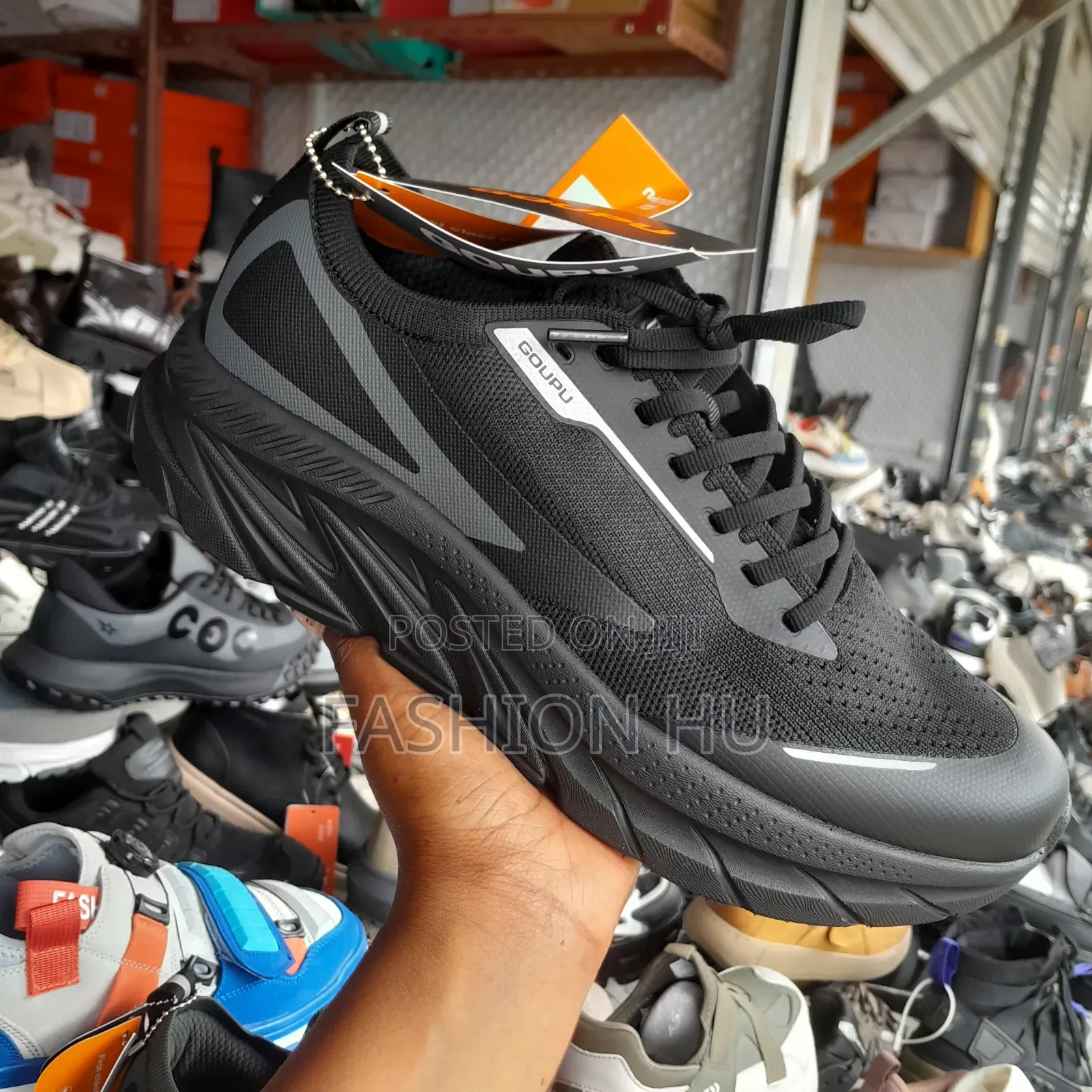 ጎፑ ብራንድ ጫማ