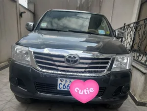 Toyota Hilux 2013 Black