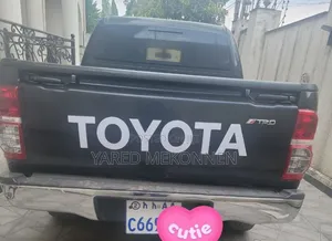 Toyota Hilux 2013 Black