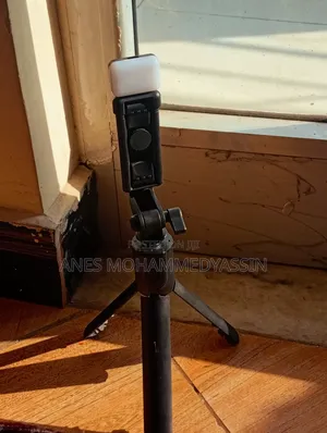 Selfie Stick R1s | Black Video/Photo Recorder Stand