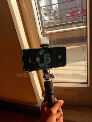 Selfie Stick R1s | Black Video/Photo Recorder Stand