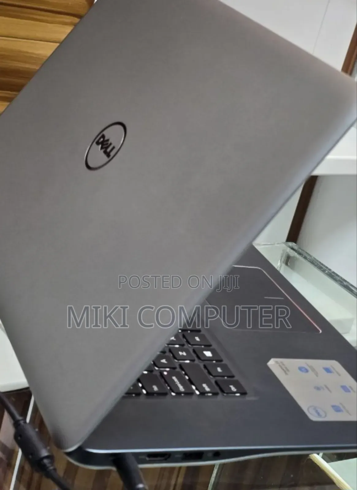 New Laptop Dell Inspiron 15 8GB Intel Core I7 SSD 1T