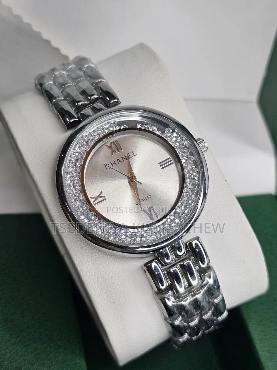 Ck Ladies Elegant Golden Color Hand Watch With Different Style