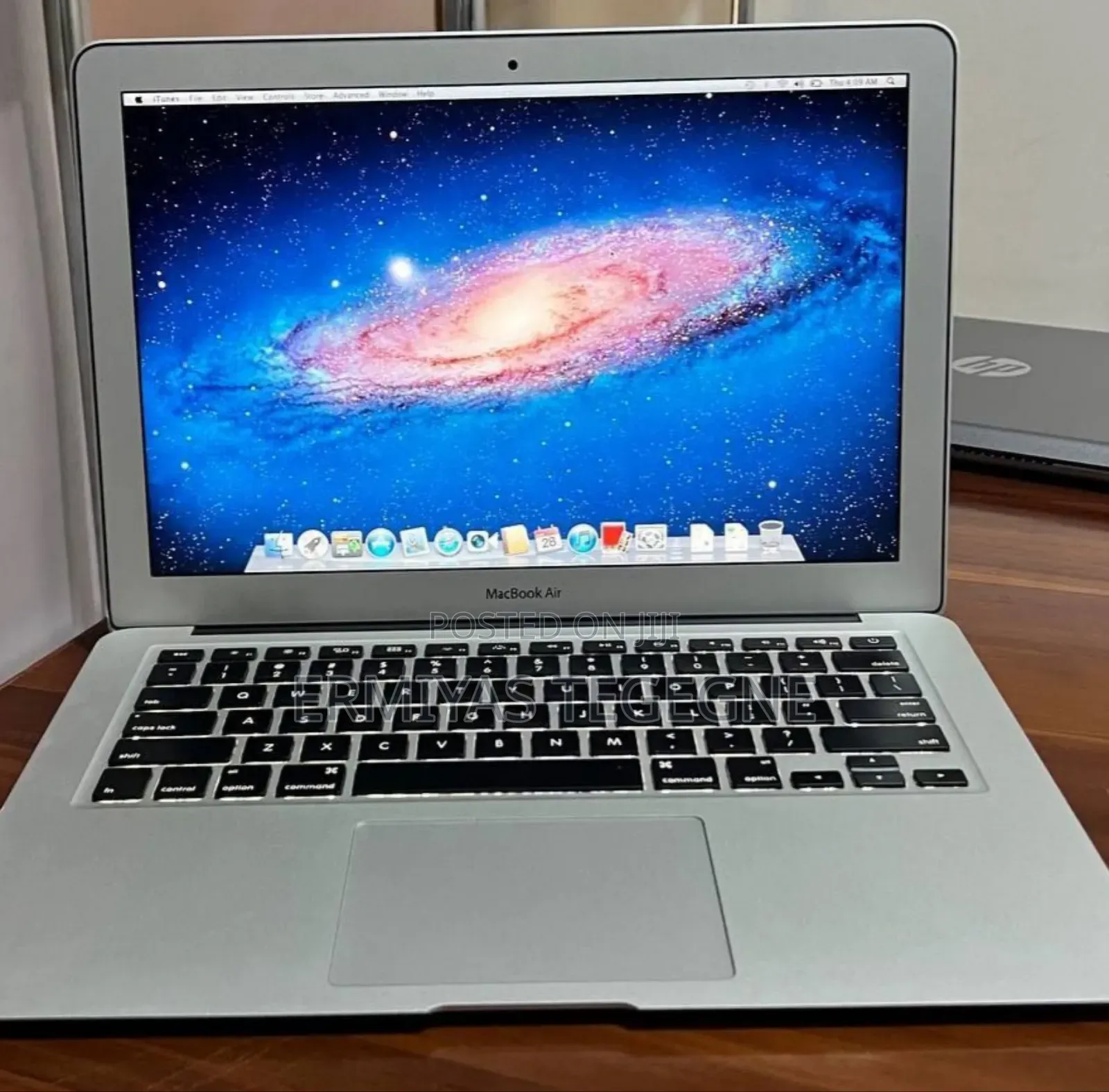 New Laptop Apple MacBook 8GB Intel Core I5 SSD 256GB