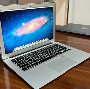 New Laptop Apple MacBook 8GB Intel Core I5 SSD 256GB