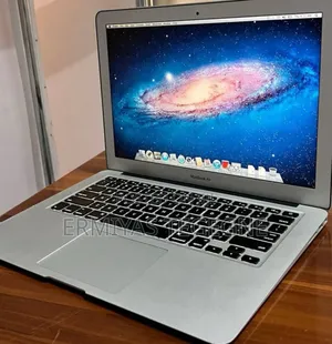 New Laptop Apple MacBook 8GB Intel Core I5 SSD 256GB