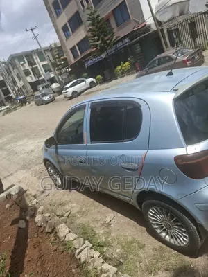 Toyota Vitz 2004 Silver