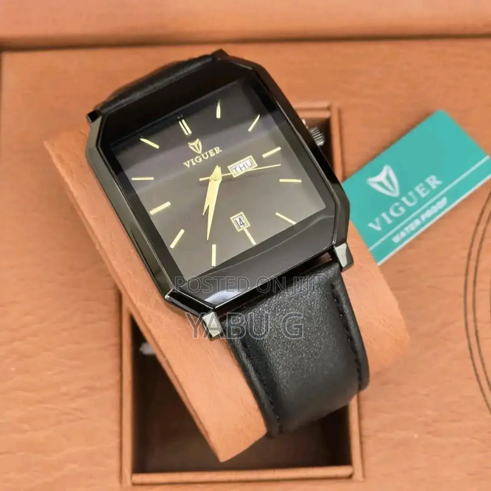 Viguer Quartz With Leather Strap Men's Simple Look Watch