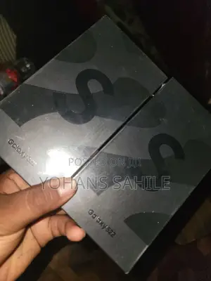 Photo - New Samsung Galaxy S22 5G 128 GB Black