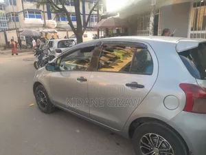 Toyota Yaris 1.0 VVT-i 2007 Gray