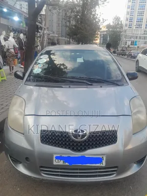 Photo - Toyota Yaris 1.0 VVT-i 2007 Gray