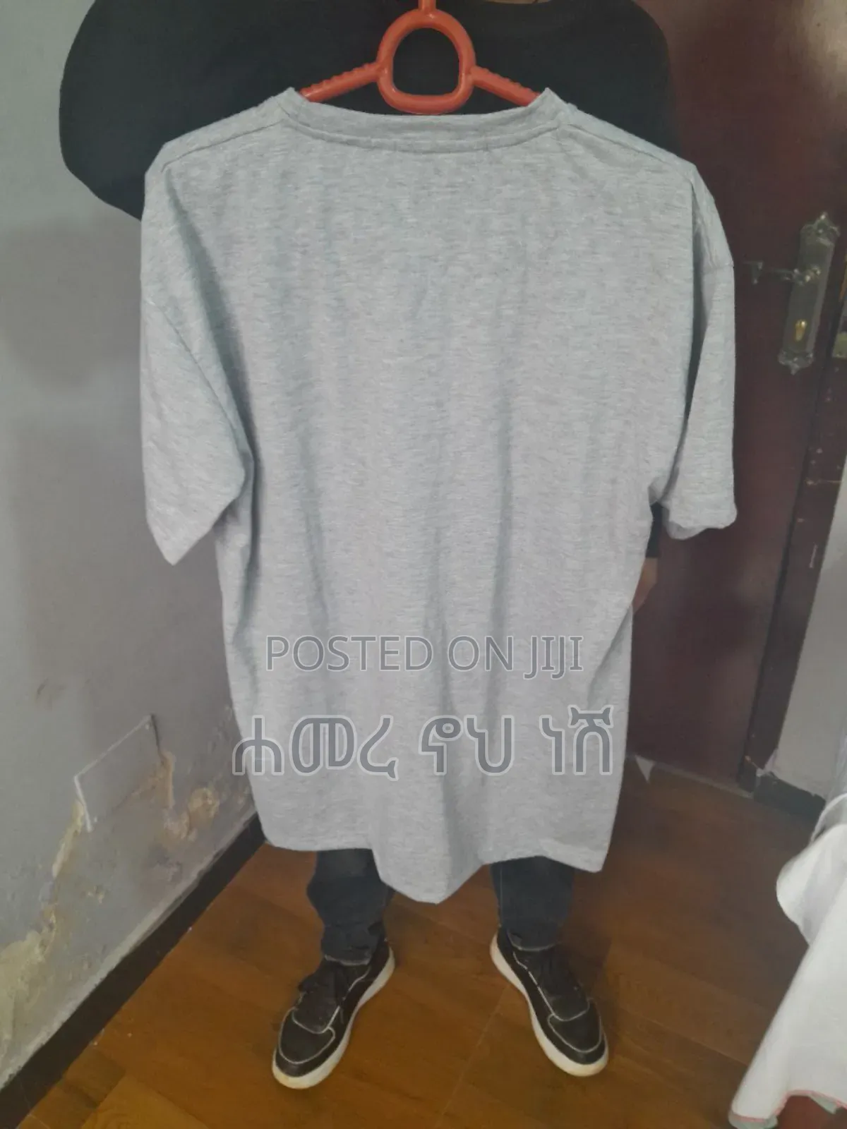 ቆንጆ ቆንጆ የወንድ ቲሸርቶችን በ ብር ብቻ የልጆች በ