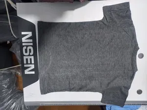 ቆንጆ ቆንጆ የወንድ ቲሸርቶችን በ ብር ብቻ የልጆች በ