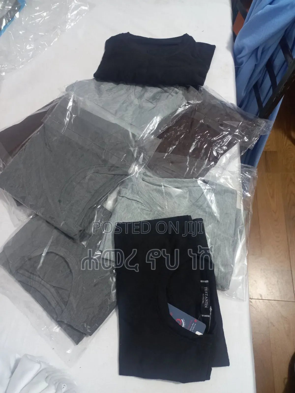 ቆንጆ ቆንጆ የወንድ ቲሸርቶችን በ ብር ብቻ የልጆች በ