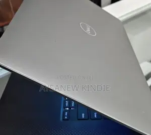 New Laptop Dell Precision 5540 16GB Intel Core I5 SSD 256GB