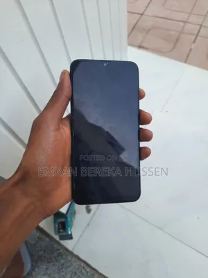 Photo - Samsung Galaxy M10 32 GB Black