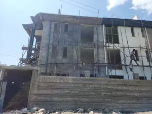 5bdrm House in Ayat, Bole for sale