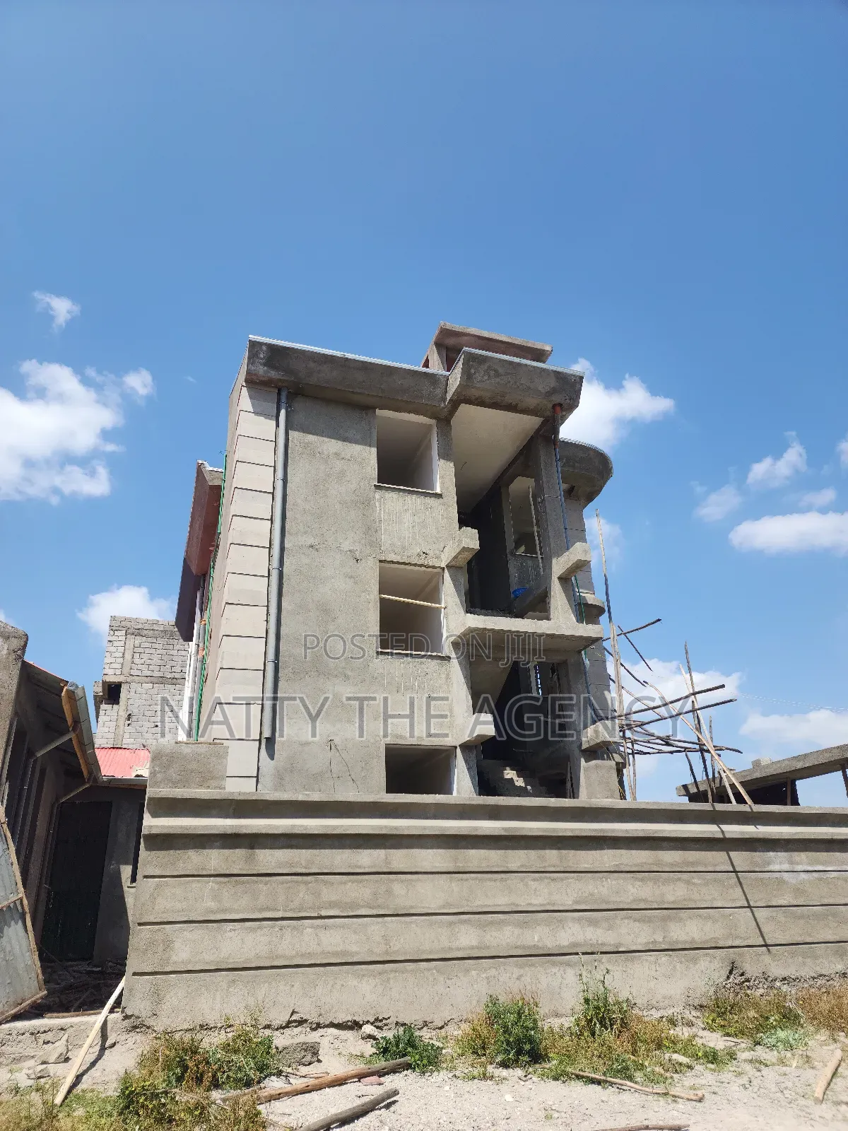 5bdrm House in Ayat, Bole for sale