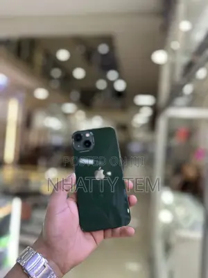 Photo - Apple iPhone 13 128 GB Green