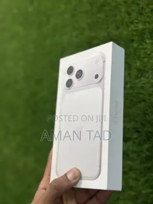 Photo - New Apple iPhone 17 Pro Max 256 GB Silver