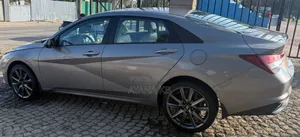 Hyundai Elantra 2021