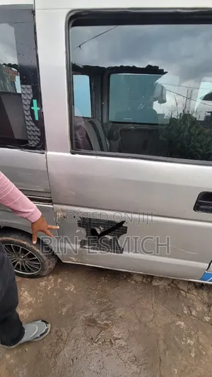 Suzuki Every Wagon 2012 Silver