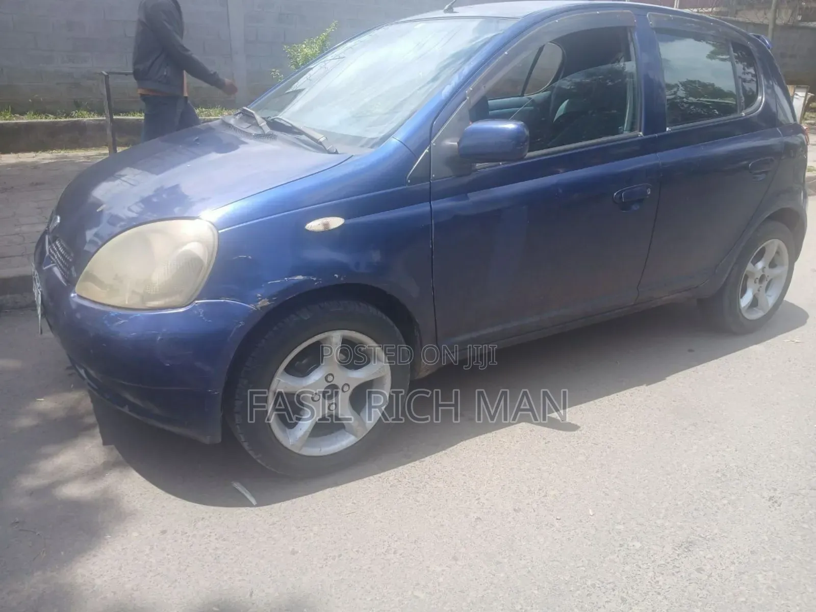 Toyota Vitz 2001 Blue