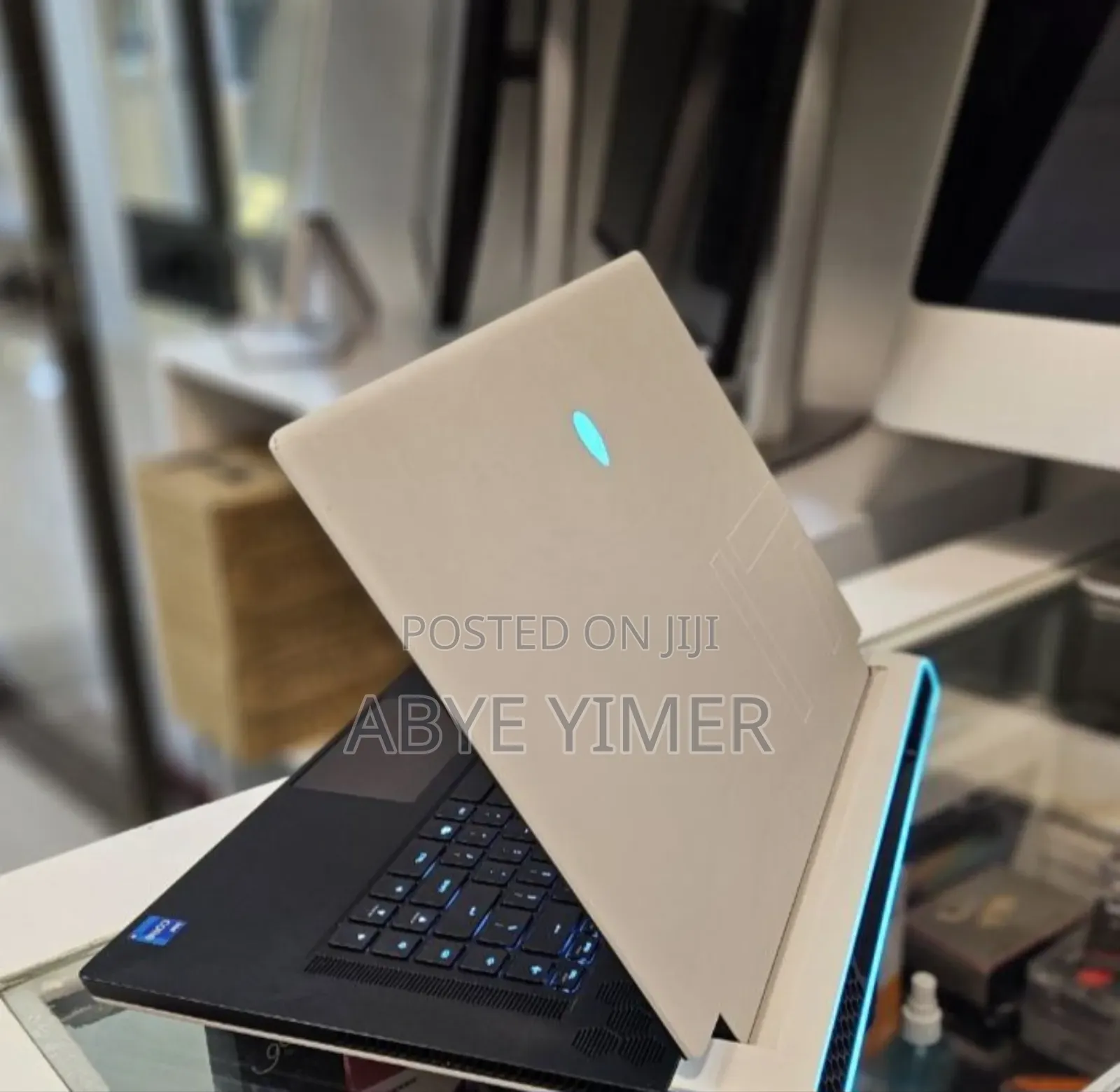 New Laptop Alienware M17x R2 32GB Intel Core I7 SSD 1T