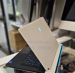 New Laptop Alienware M17x R2 32GB Intel Core I7 SSD 1T