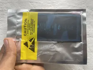 Photo - iPhone 12 Battery