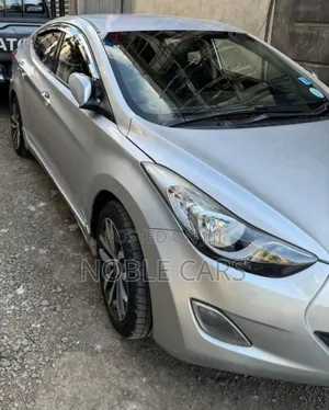 Hyundai Avante 2012 Silver