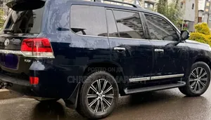 Toyota Land Cruiser 5.7 V8 VXR 2017 Black