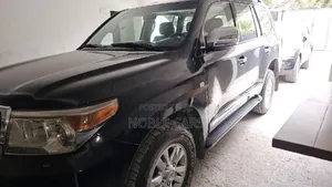 Toyota Land Cruiser 4.5 V8 VXR 2013 Gray