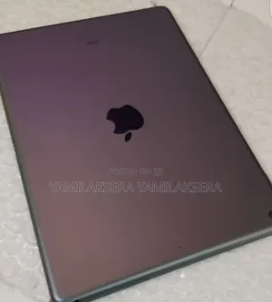 Photo - Apple iPad (2022) 128 GB White